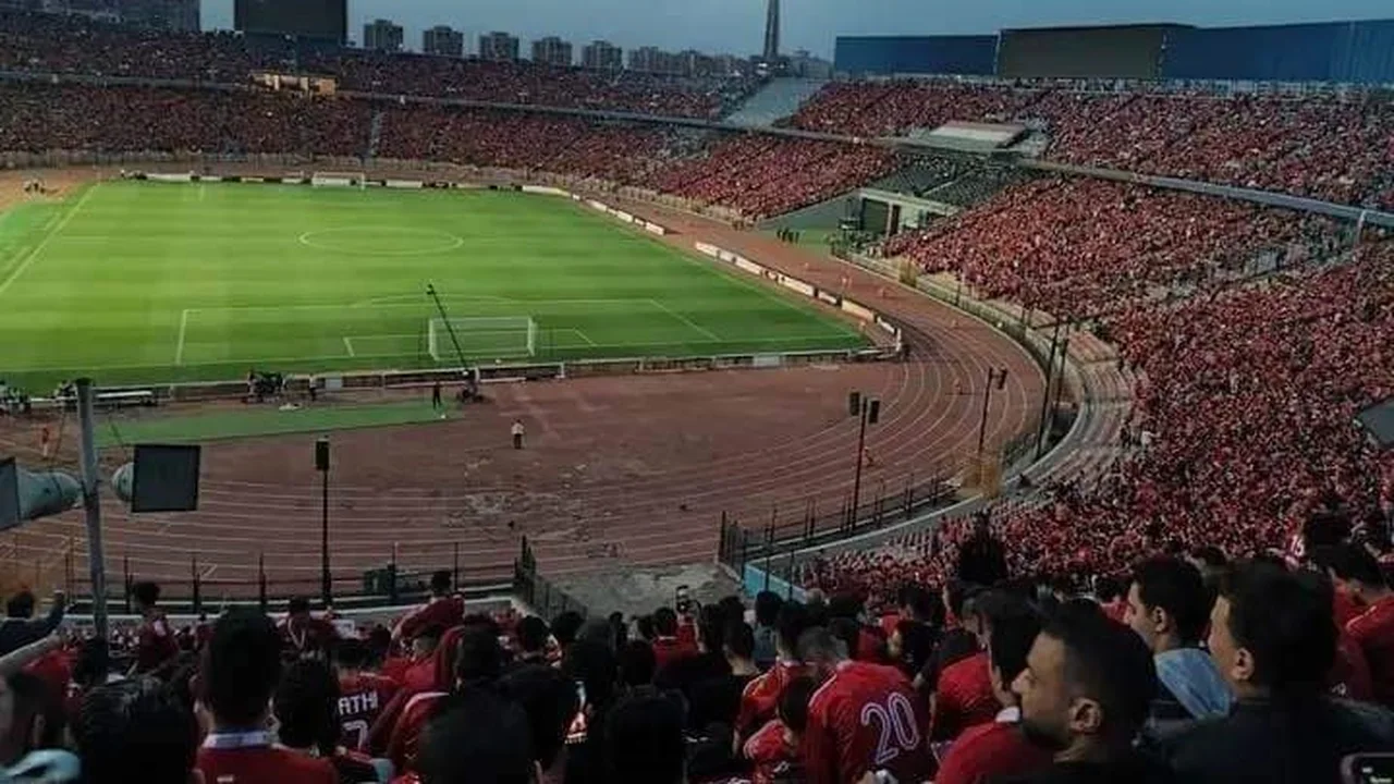 إبراهيم فايق عن هزيمة الأهلي: أول مرة أرى الجمهور يهاجم بهذا الشكل